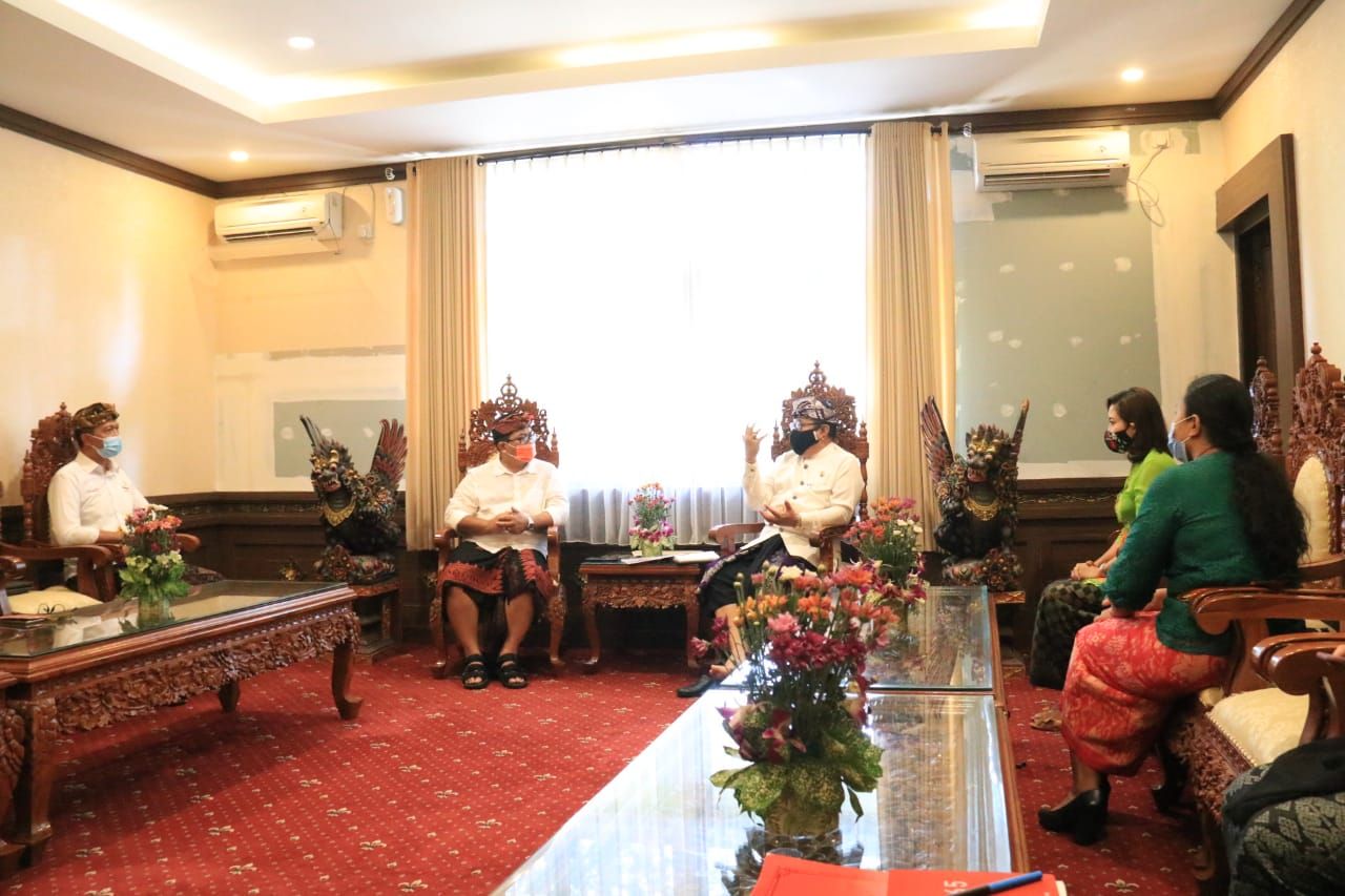 podiumnews.com-Dukung Pelaksanaan ITO, Cok Ace Ingatkan Prokes 